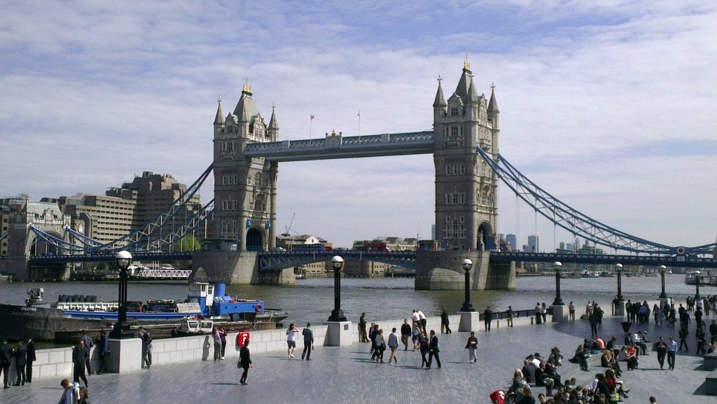 Tower-Bridge-London-In-Sun