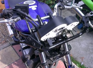 FZS600-Fairing-Brackets