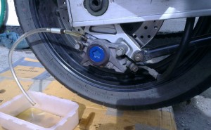 Fazer 1000 Rear Brake Bleeding
