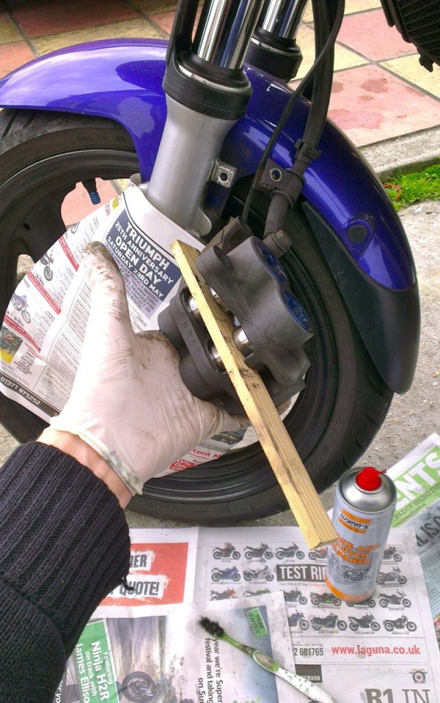 FZS600-Brake-Clean-1