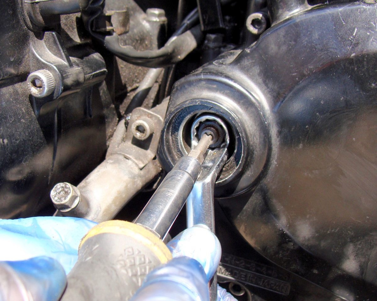 Replacing Clutch Cable on Yamaha Fazer FZS600 Beginner Biker Adventures