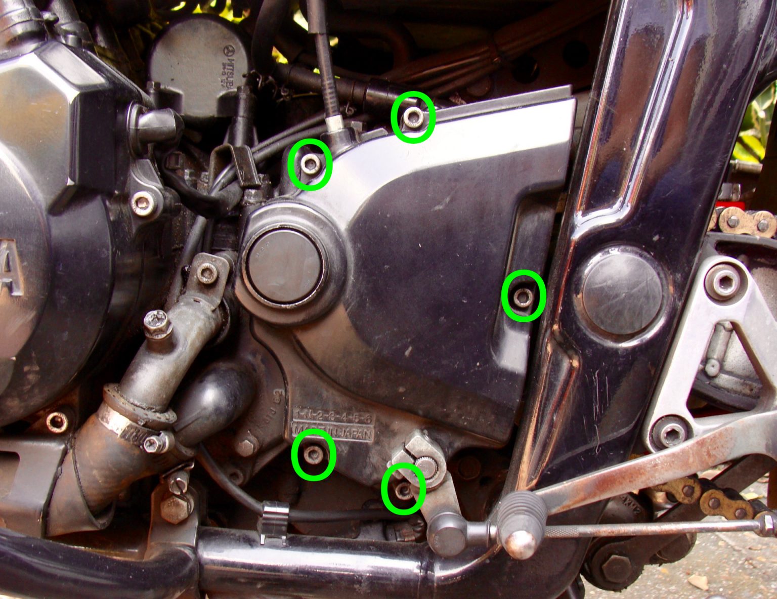 Replacing Clutch Cable on Yamaha Fazer FZS600 Beginner Biker Adventures