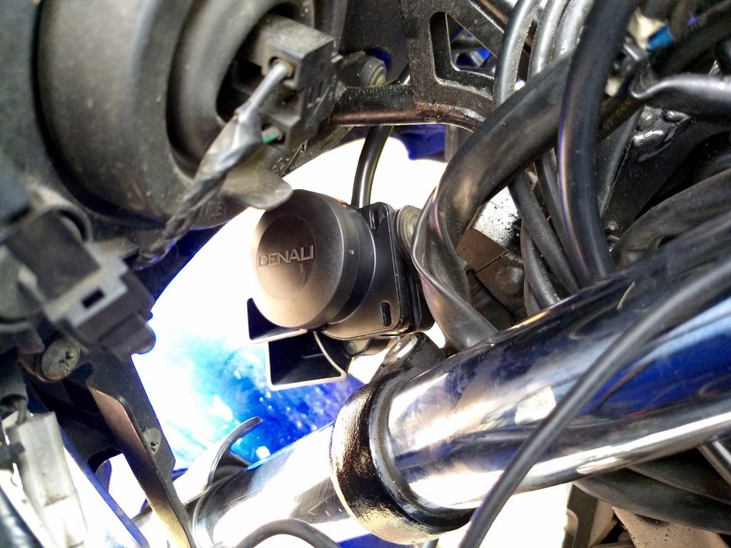 Motorcycle air horn - Denali SoundBomb Split