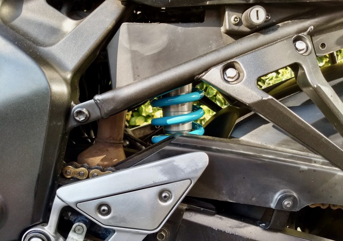 Yamaha FZ6 Suspension Upgrade Nitron Shock/Race Tech Gold Valve